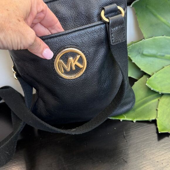 Michael Kors Fulton Leather Crossbody Shoulder purse  Slim Messenger soft - Picture 6 of 10